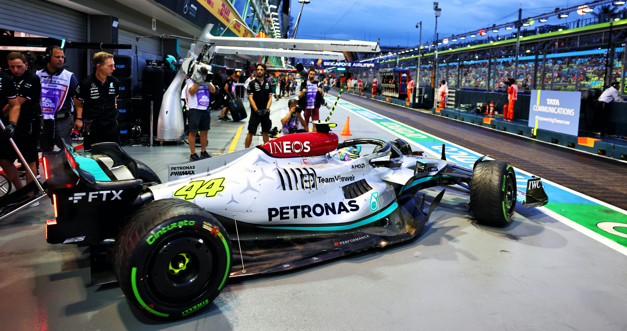 Motor Racing - Formula One World Championship - Singapore Grand Prix - Qualifying Day - Singapore, Singapore